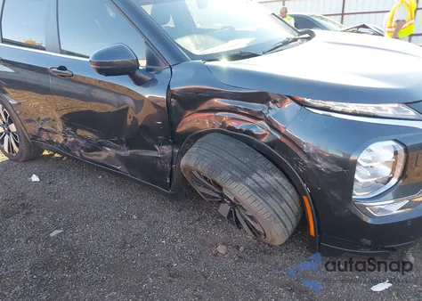 2025 Mitsubishi Outlander Se 2.5 S-Awc z USA, uszkodzony, nr VIN JA4J4VA86SZ023219